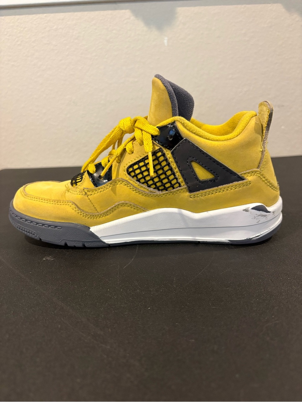 Nike Air Jordan 4 Retro PS 'Lightning' 2021 Sneakers BQ7669-700 Youth Size 2.5Y - Picture 3 of 9